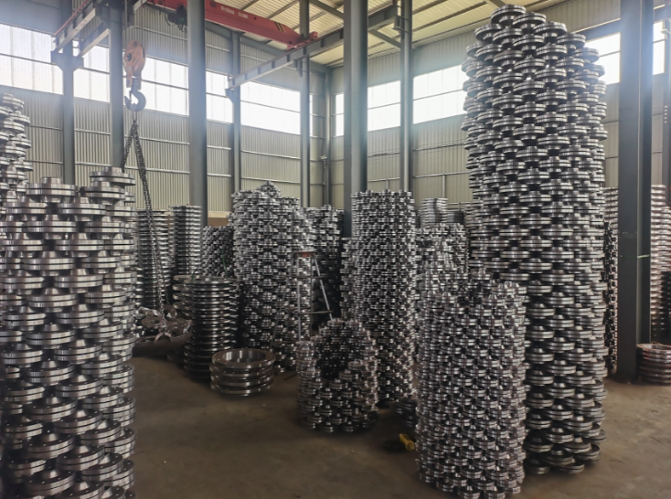 碳鋼、合金鋼法蘭倉庫一角